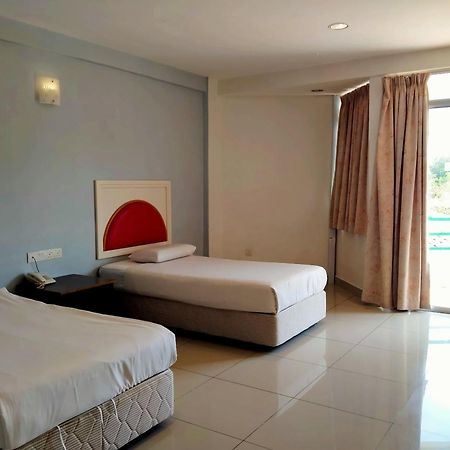 Akar Beach Resort Port Dickson Exterior photo